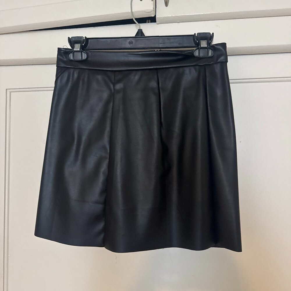 SHEIN Black Faux Leather Mini Skirt – Size S